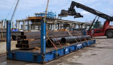 How Flat Rack Containers Are Used in Construction and Infrastructure Projects