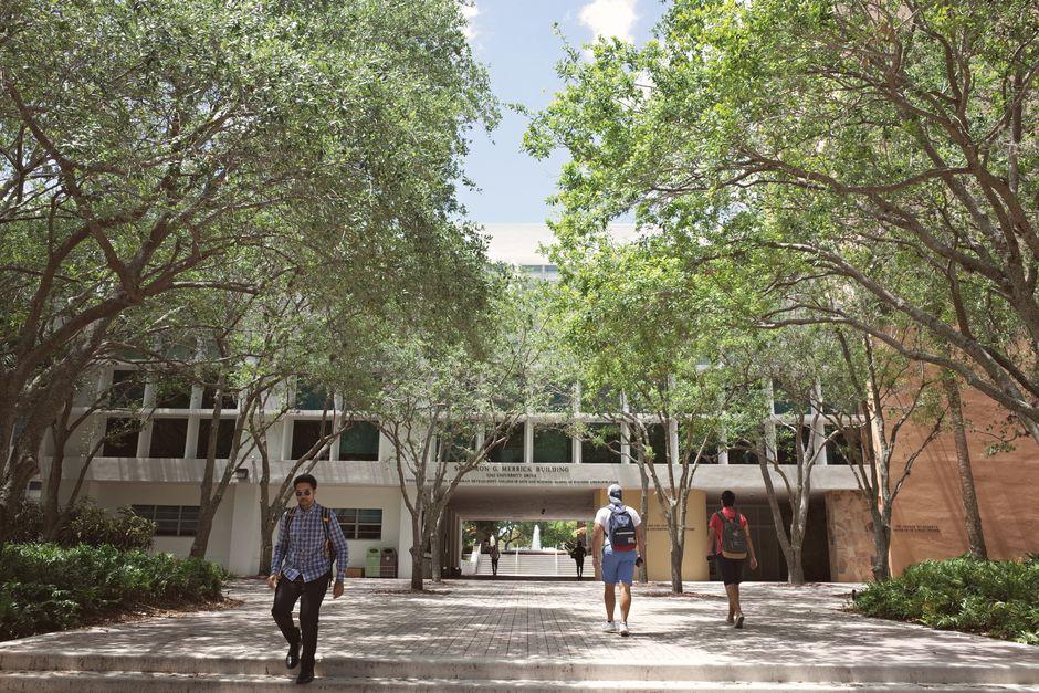 How to Choose a High School That Prepares Students for the Future